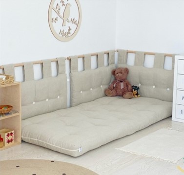 Materac zamiast łóżka dla dziecka – praktyczna, wygodna i estetyczna opcja.